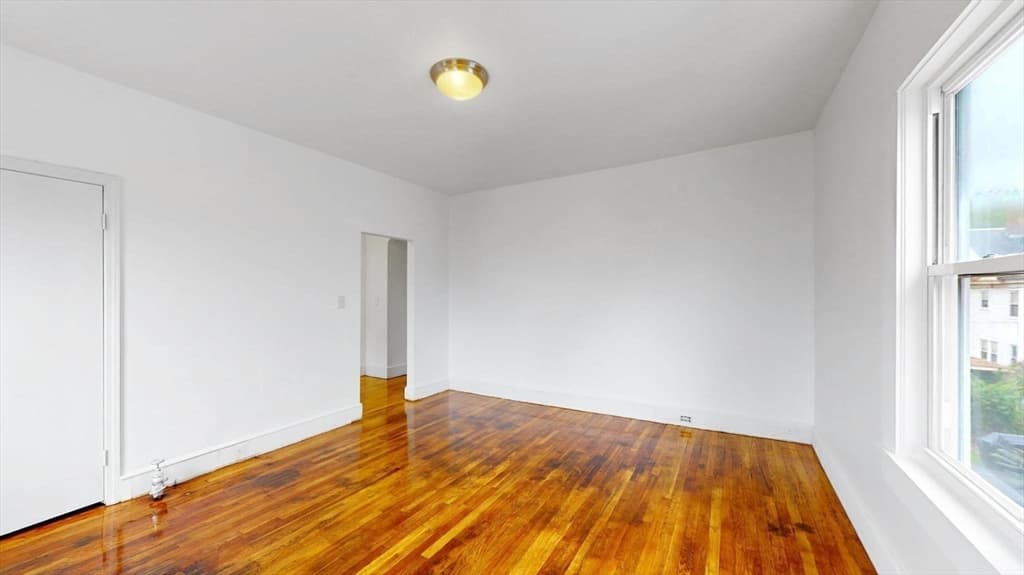 277 Foster #NA photo 3