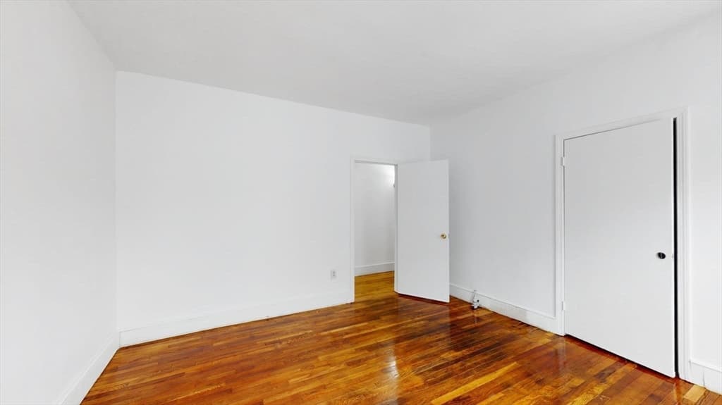 277 Foster #NA photo 4