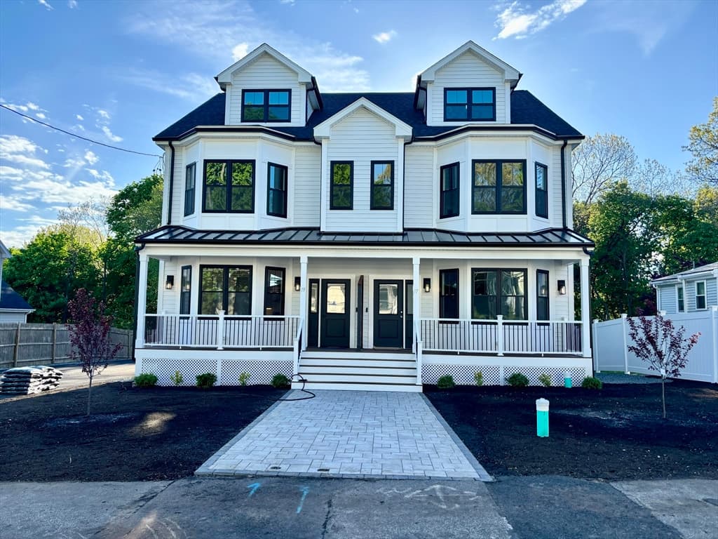 17 Maverick St #17