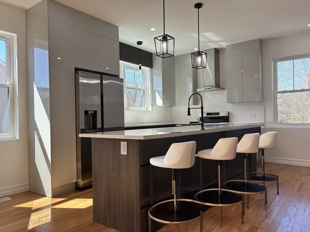17 Maverick St #17 photo 4