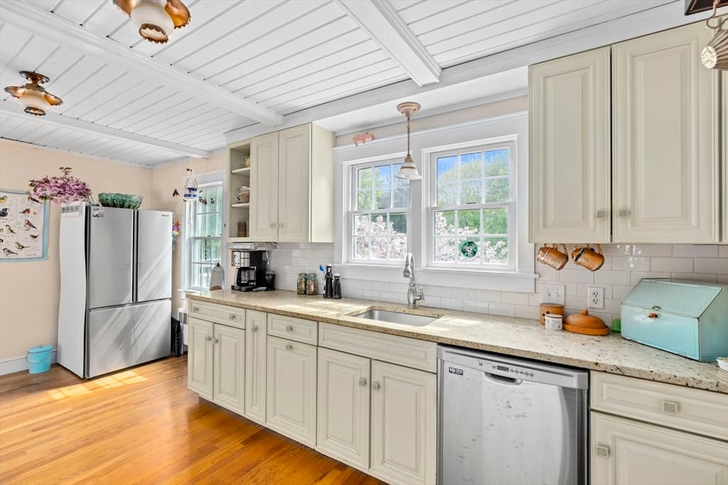 44 Cliff St photo 5