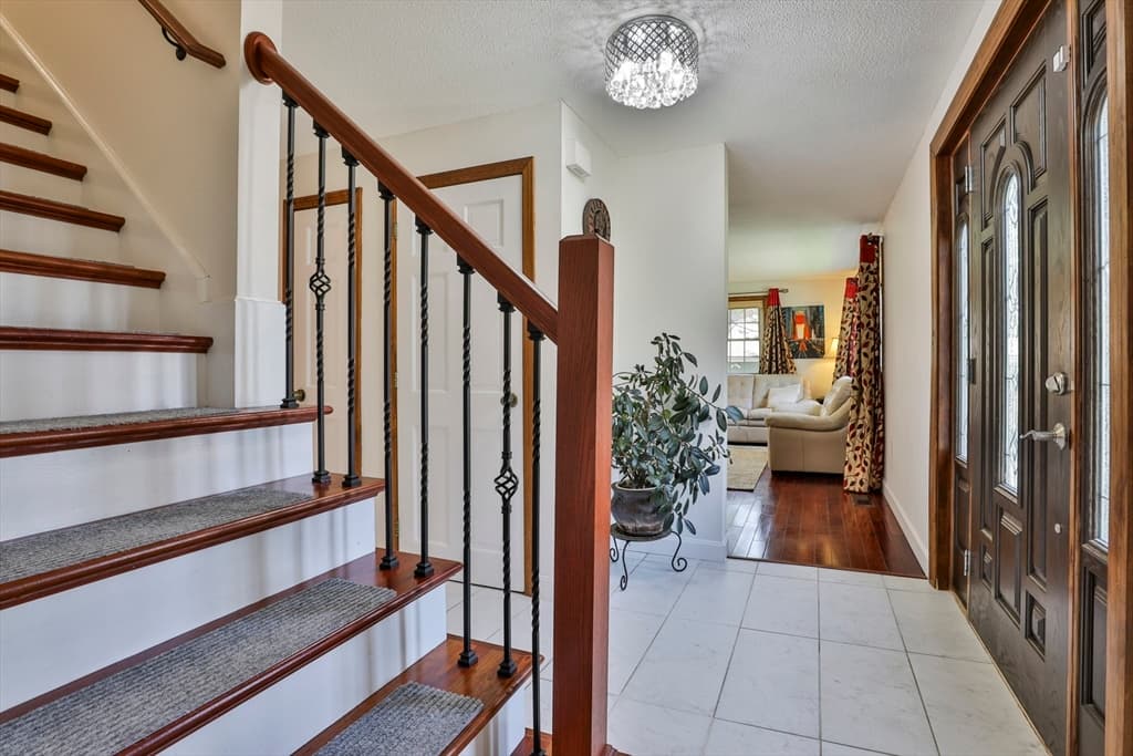 17 Brackenwood Dr photo 2