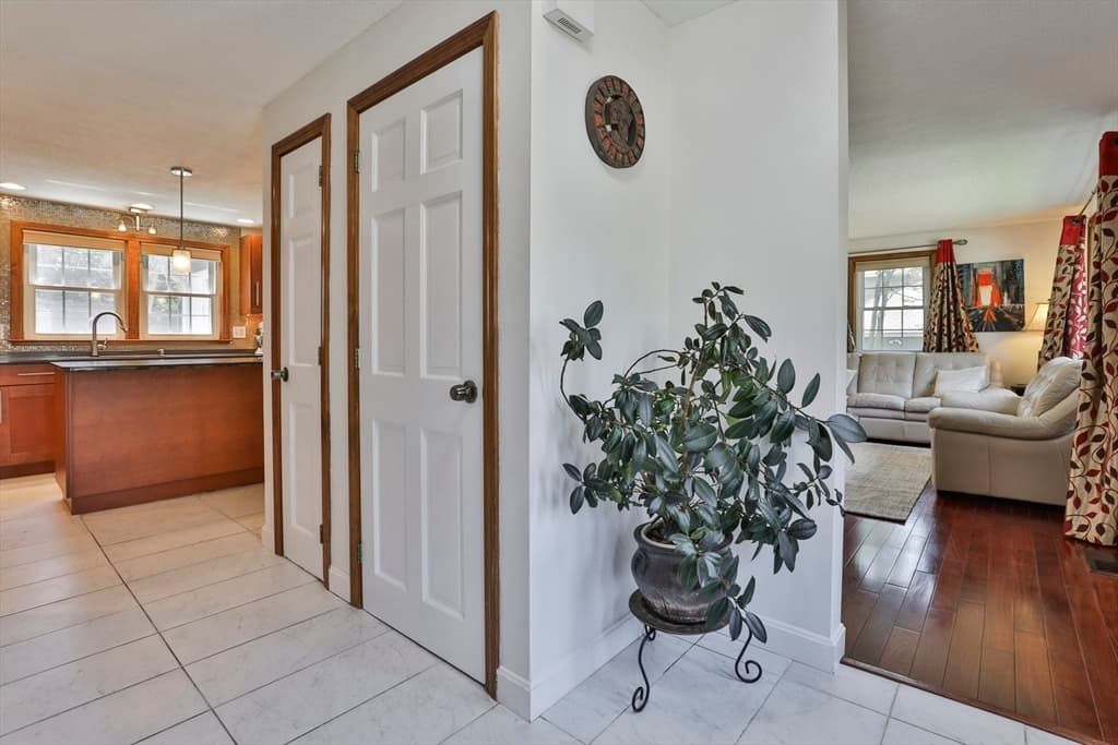 17 Brackenwood Dr photo 3