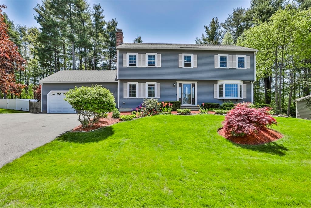 17 Brackenwood Dr