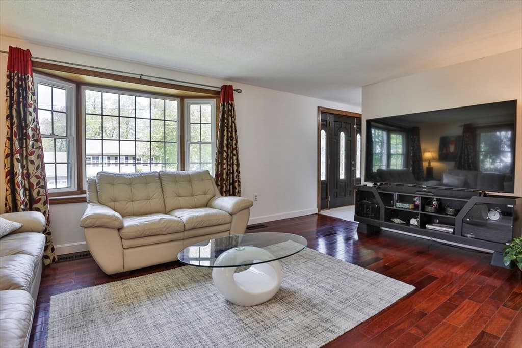 17 Brackenwood Dr photo 5