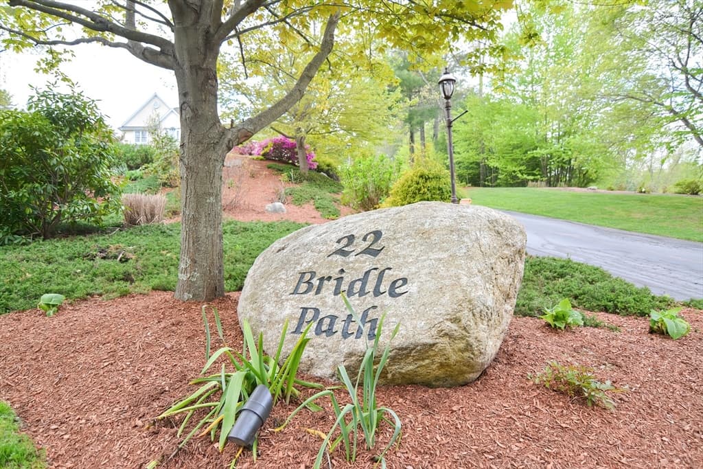 22 Bridle Path photo 2
