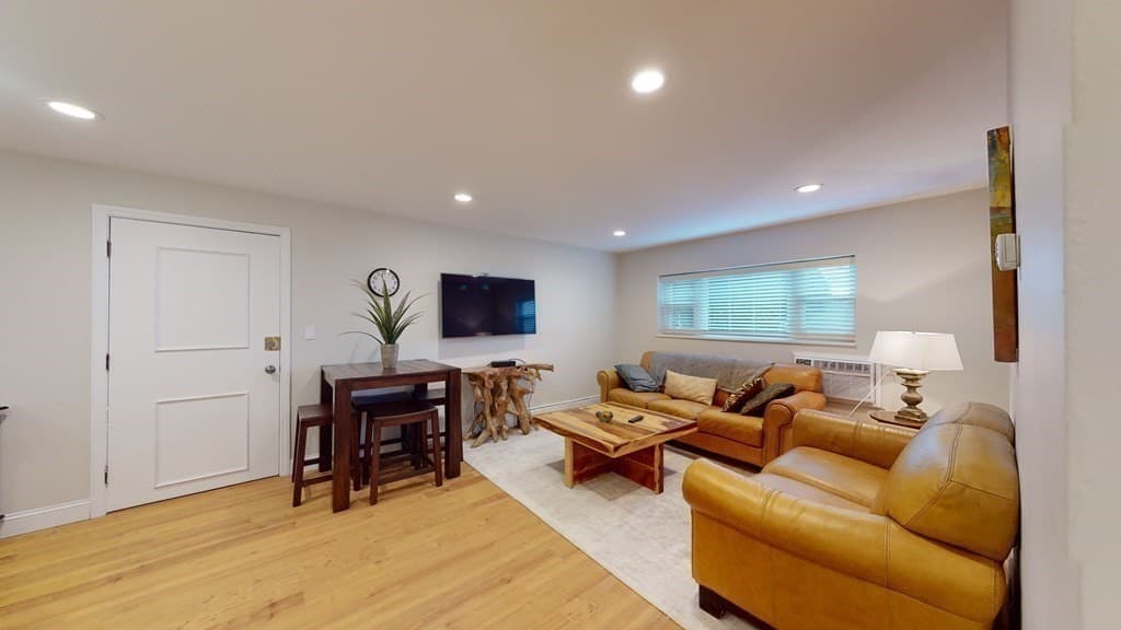 366 Elliot Street #1 photo 4
