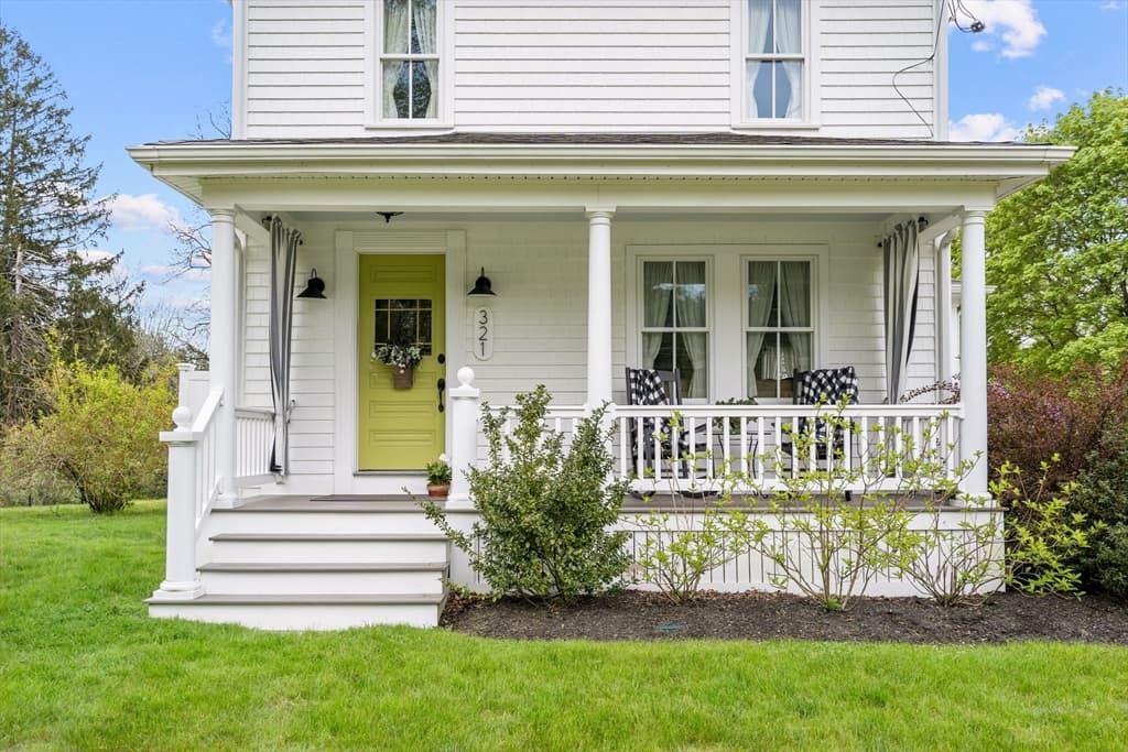 321 Pleasant St photo 2