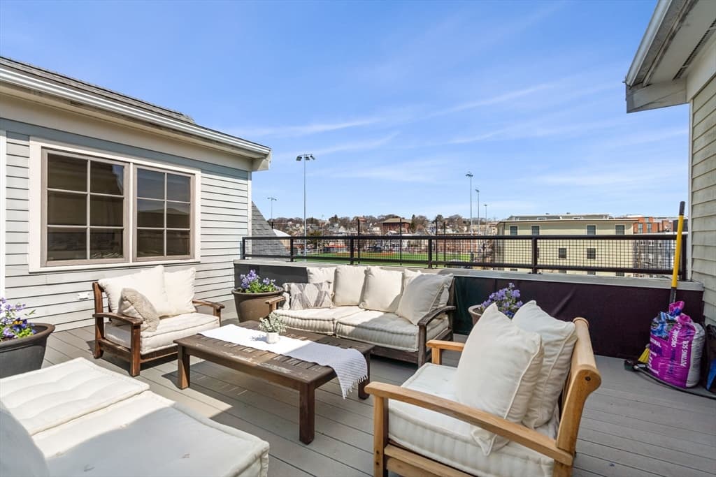 17 Ivaloo St #7