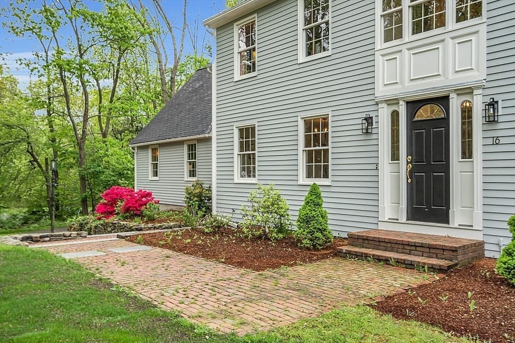 16 Tallard Road photo 3