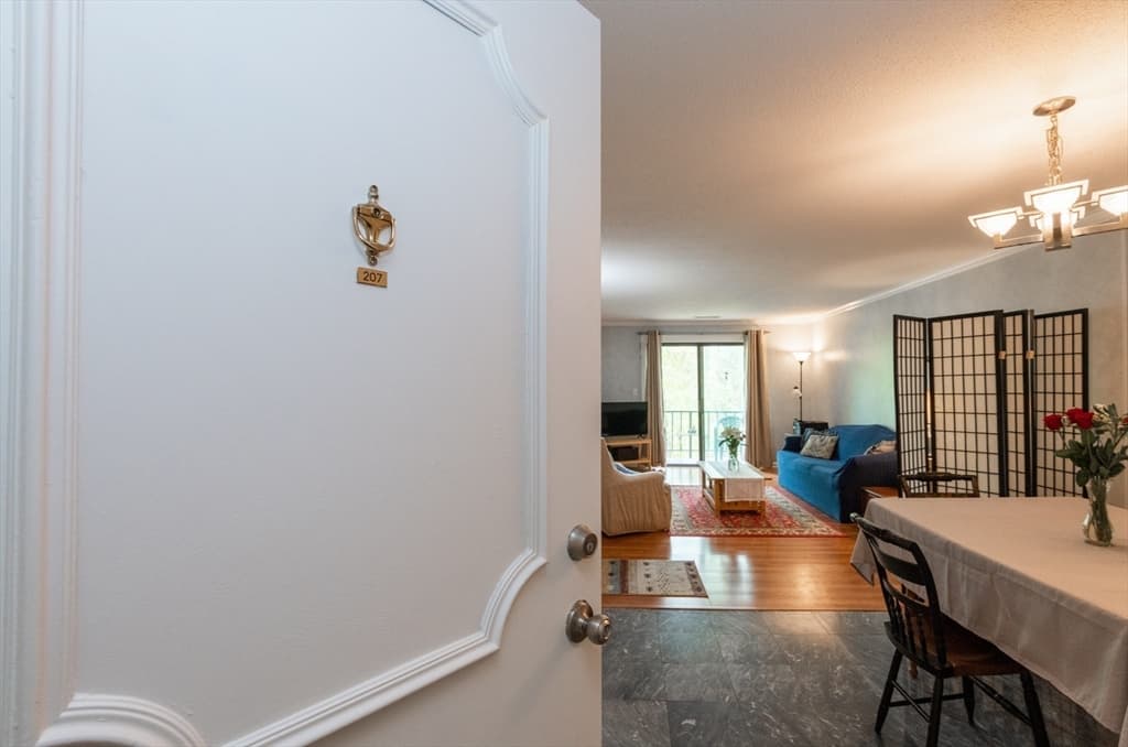 7 Greenbriar #207 photo 2