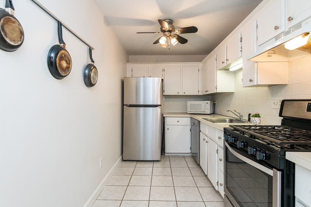7 Greenbriar #207 photo 5