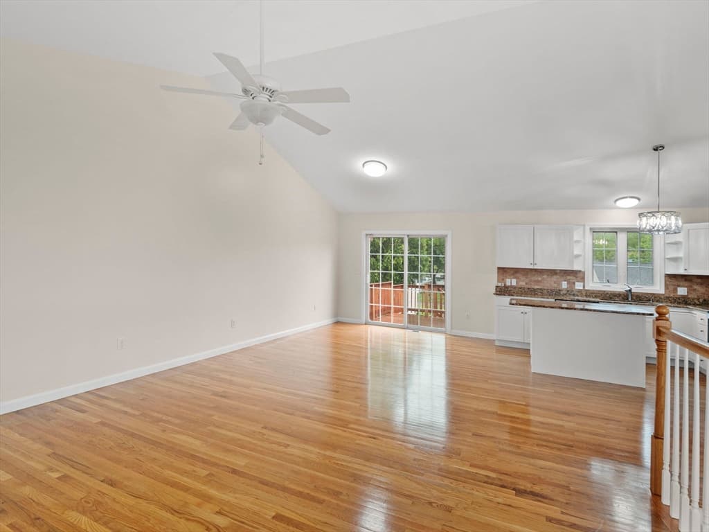 18 Camden Avenue photo 3