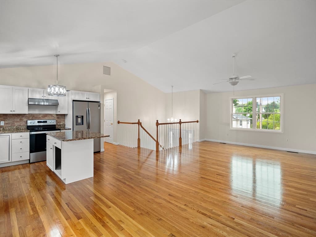 18 Camden Avenue photo 5