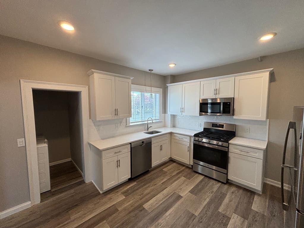 532 Plesant Street #1 photo 4