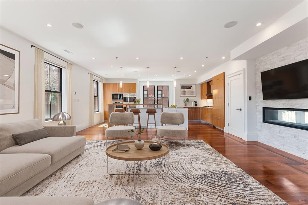 32 Rutland Street #2L