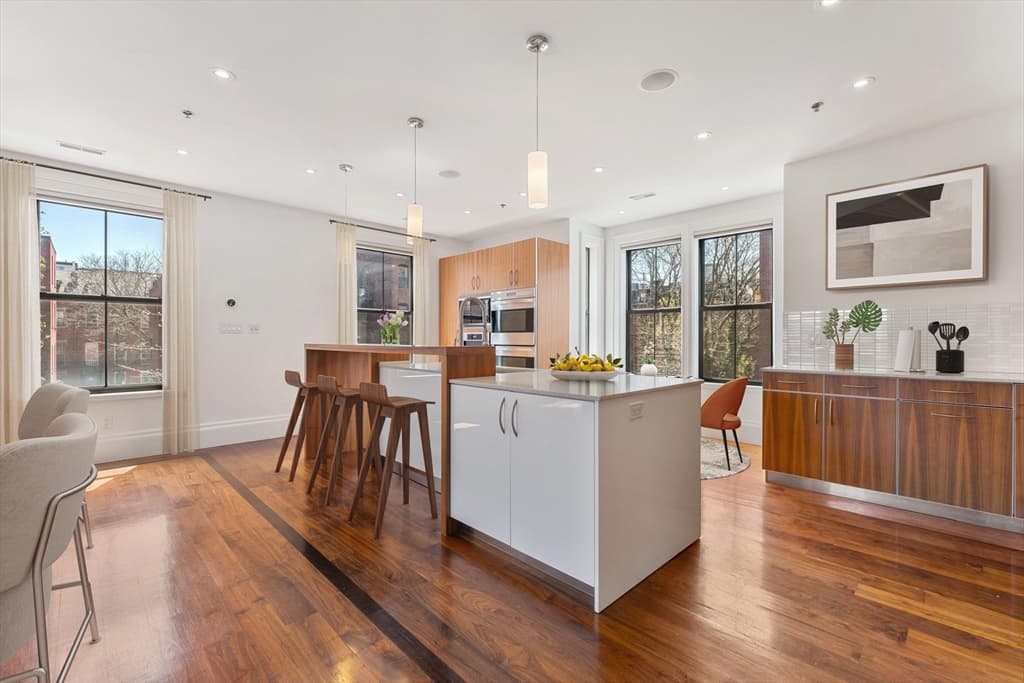 32 Rutland Street #2L photo 5