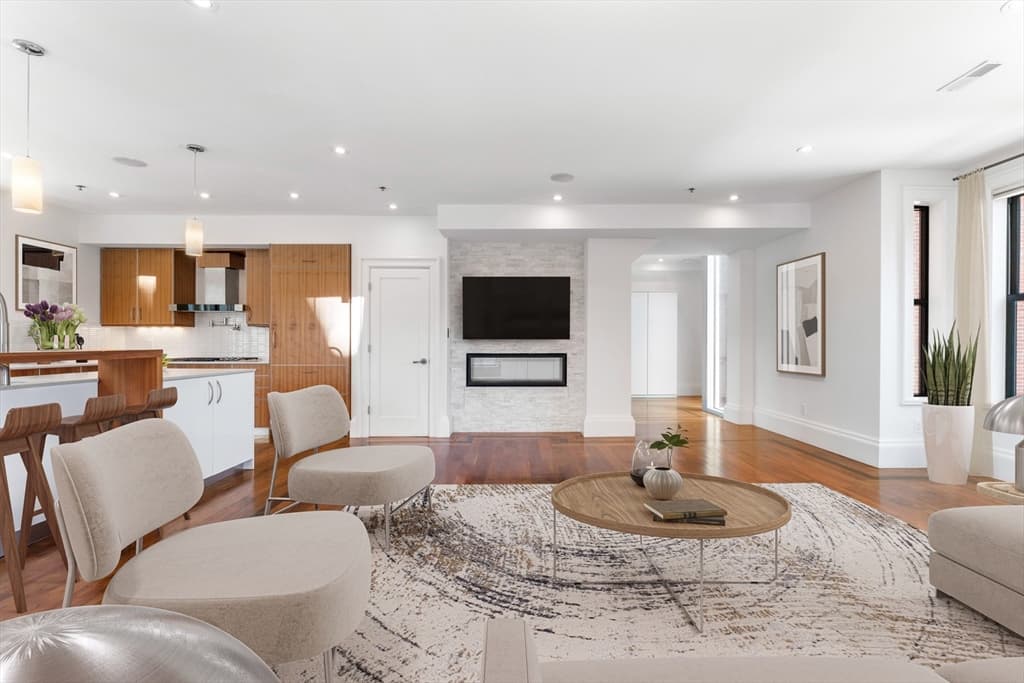32 Rutland Street #2L photo 4