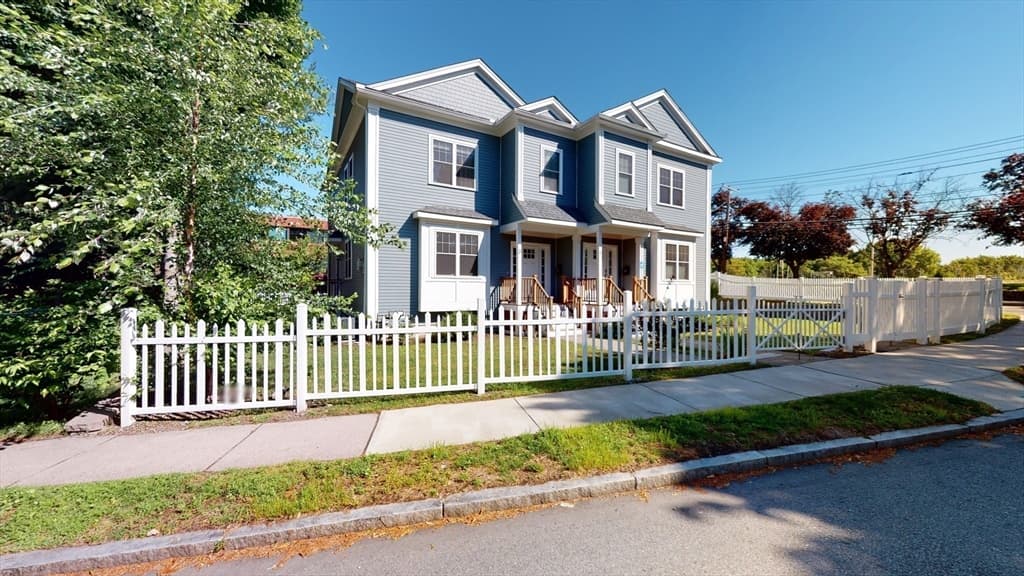 3 Saco St #3 photo 4