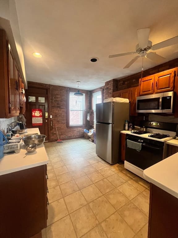 19 Netherlands St #3 photo 3