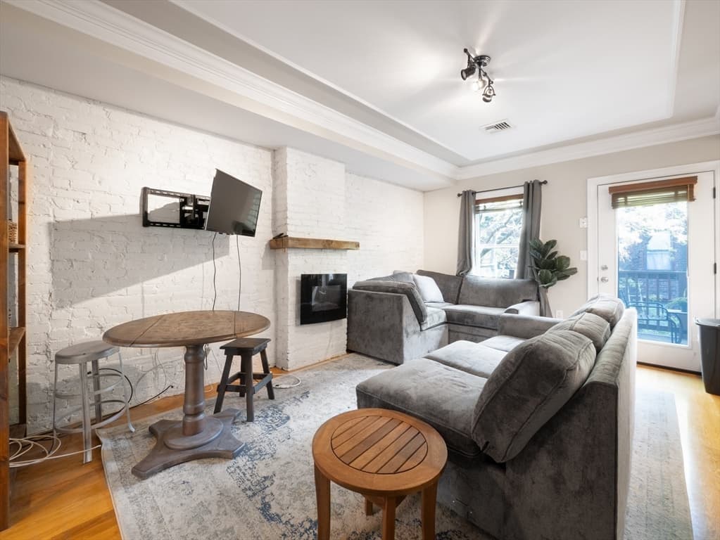1 Beckler Ave #2