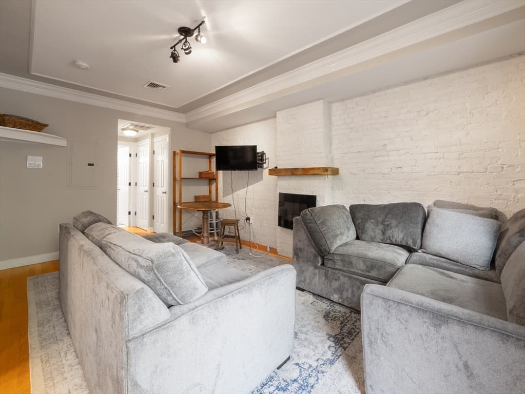 1 Beckler Ave #2 photo 4
