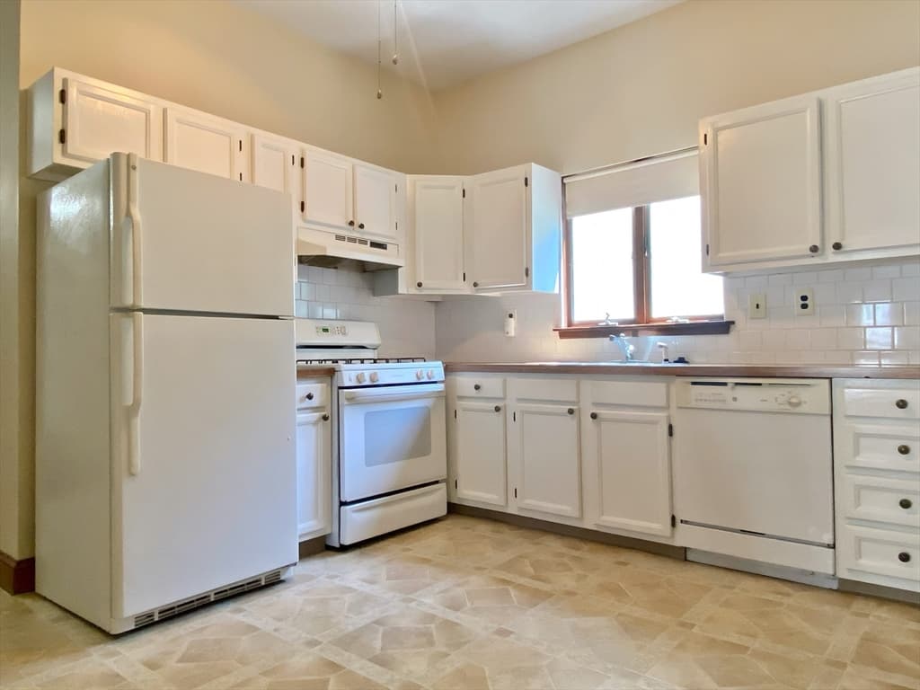 93 Cliff Avenue #1