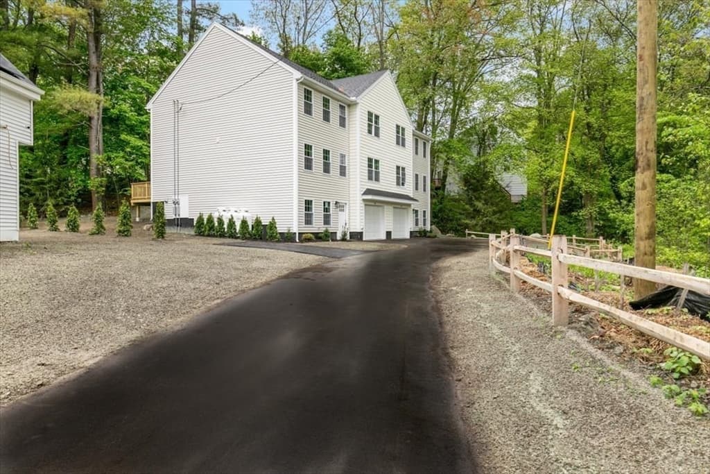 136 Edgewood Ave #136 photo 4