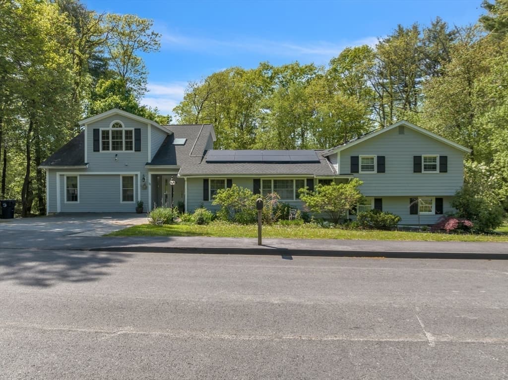 78 Denoncourt Street photo 3