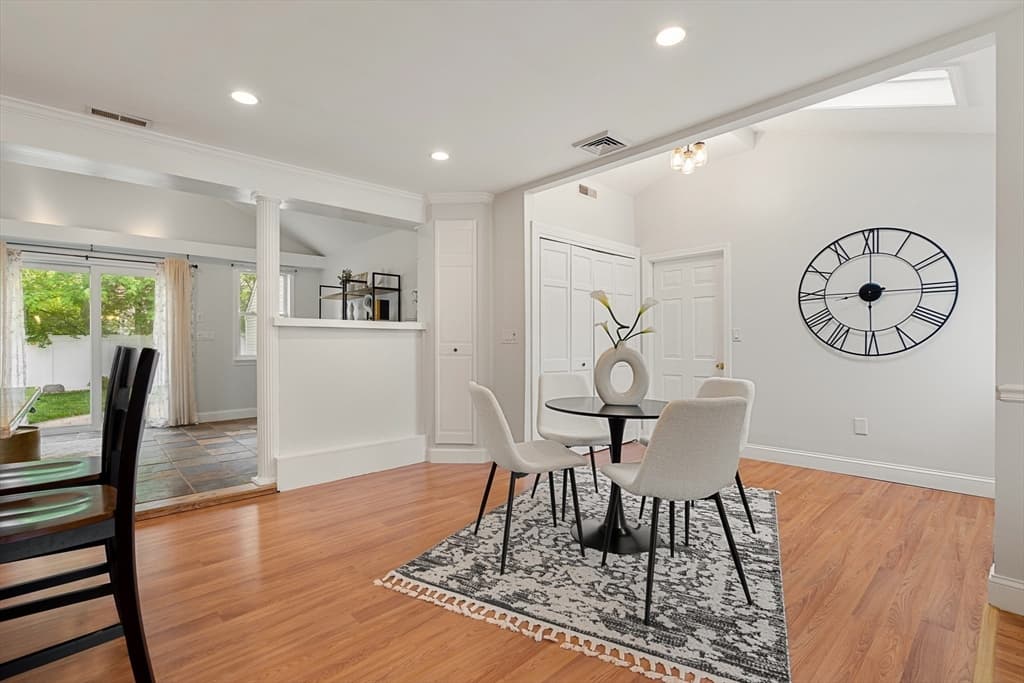 18 Albert Ave photo 5