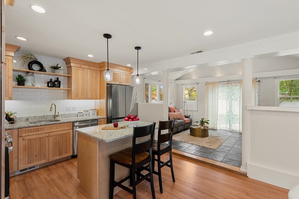 18 Albert Ave photo 4