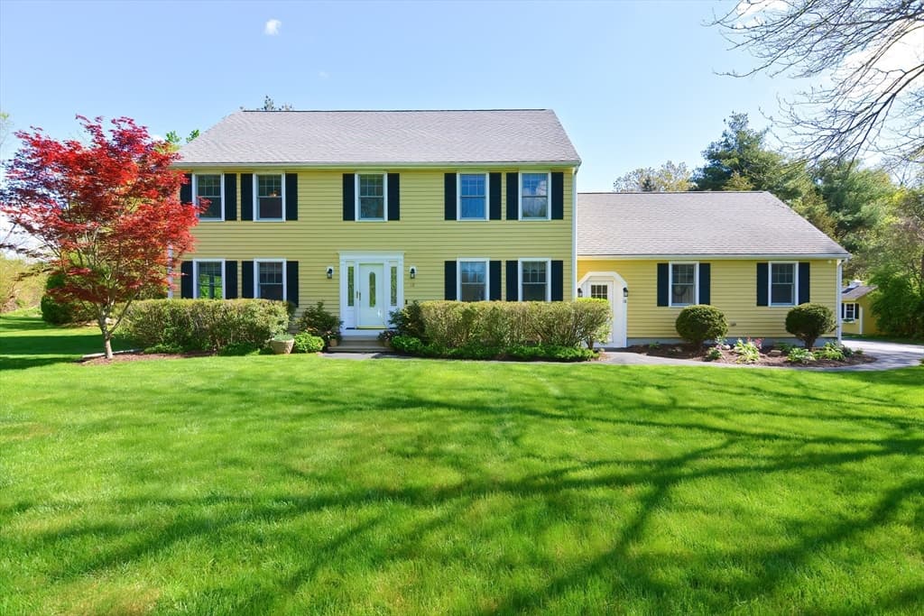 18 Roosevelt Ln