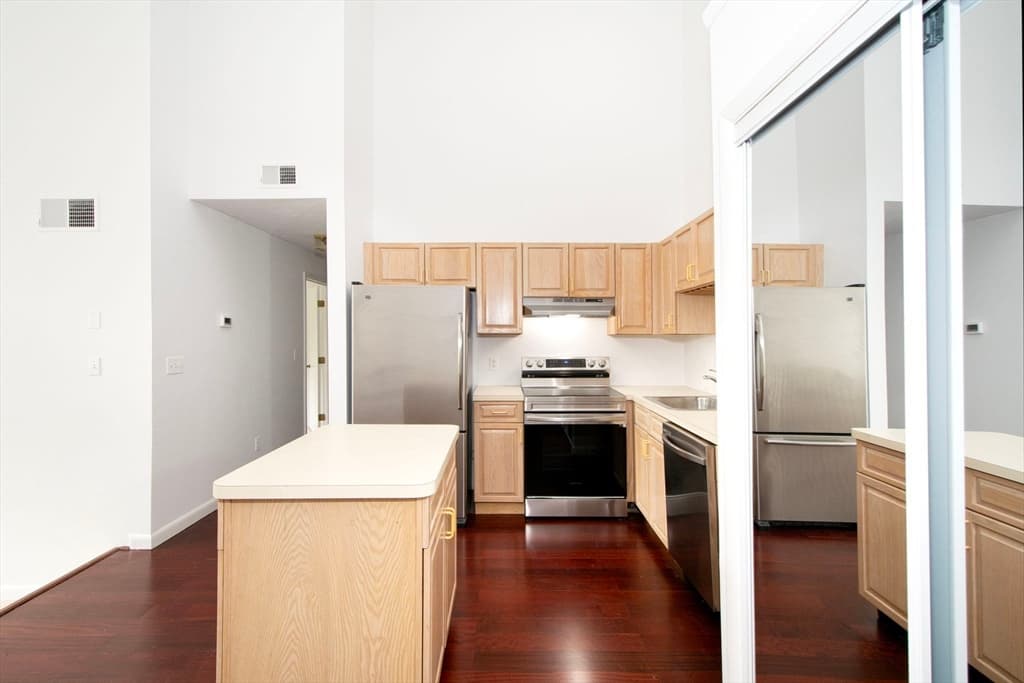 10 Chapman St #305 photo 4