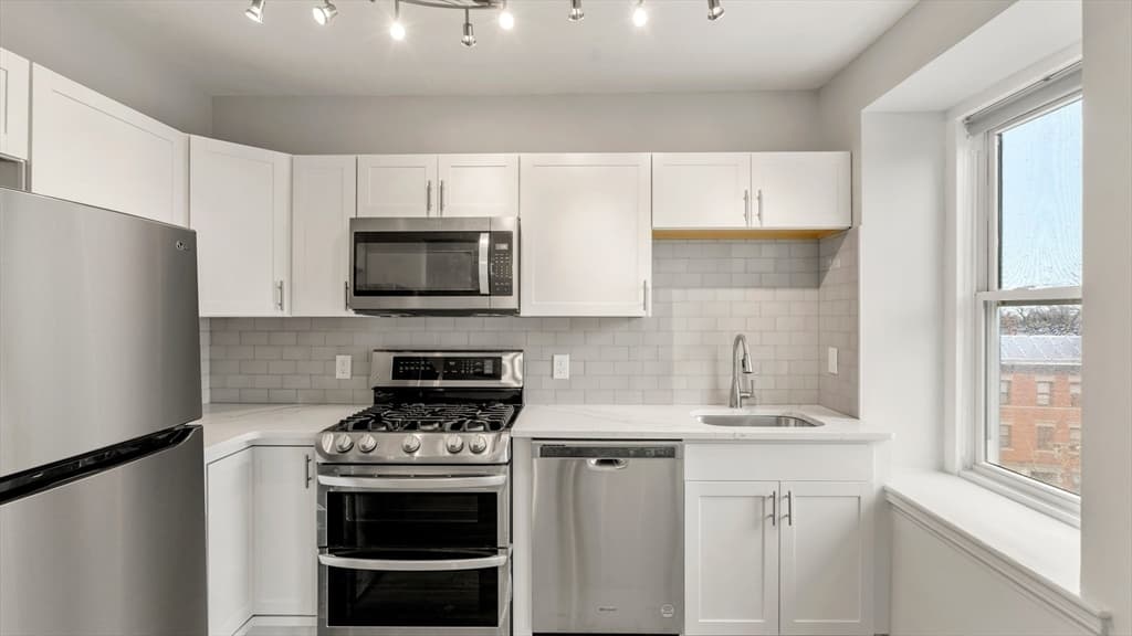 7 Everett Ave #3 photo 2