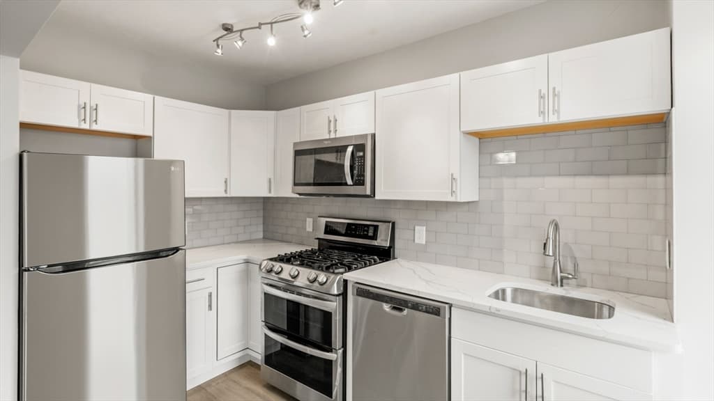 7 Everett Ave #3