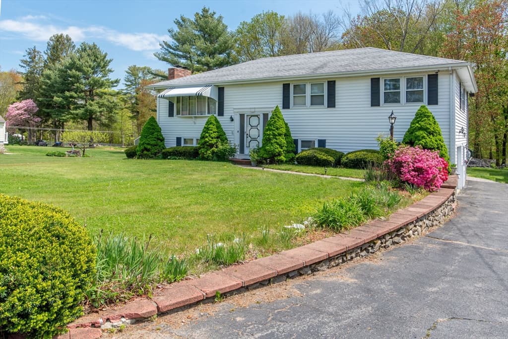 290 Dighton Ave.