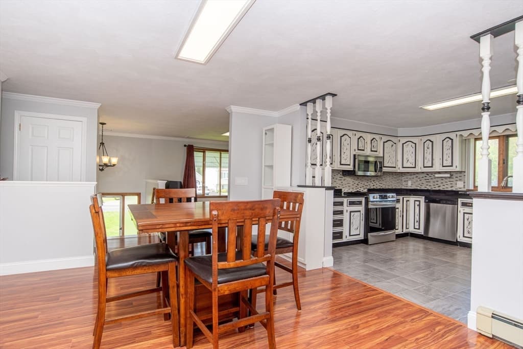 290 Dighton Ave. photo 5