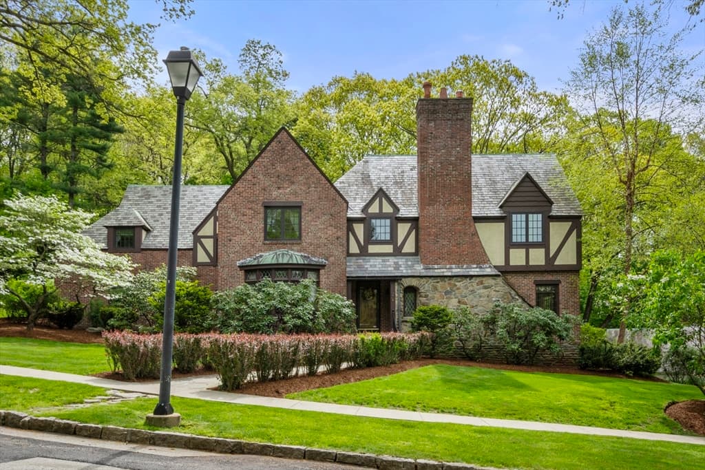 6 Old Colony Road