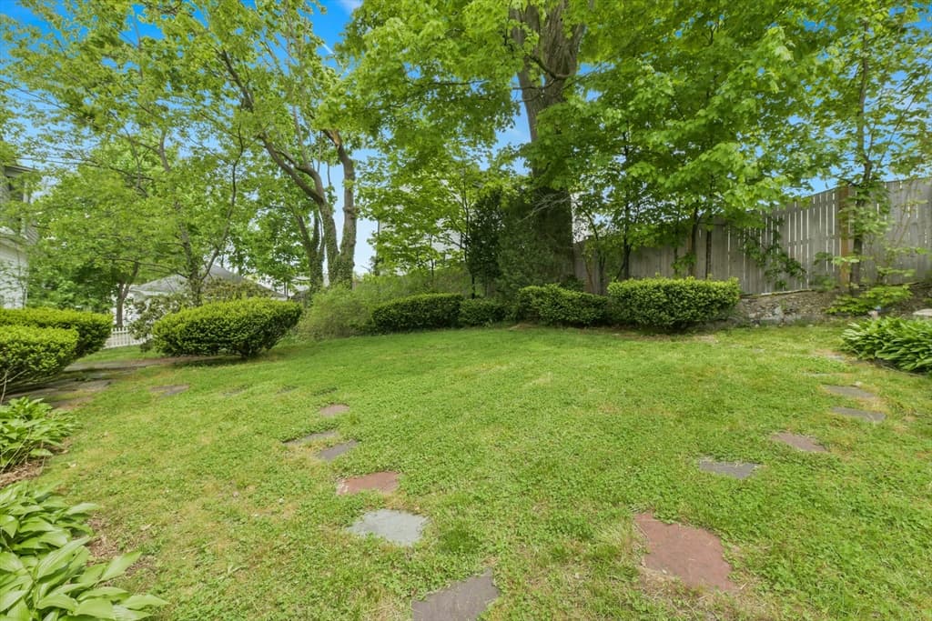 32 Summer St photo 5