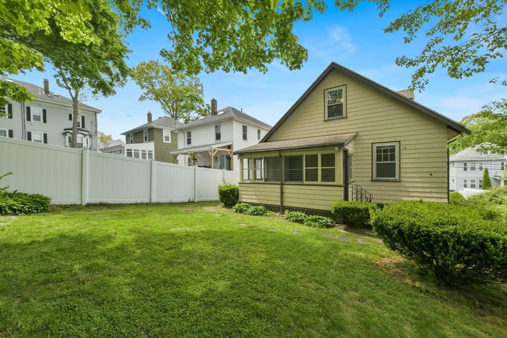 32 Summer St photo 4