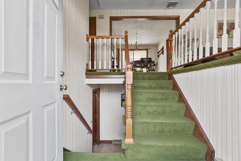 19 Sumac Street photo 3