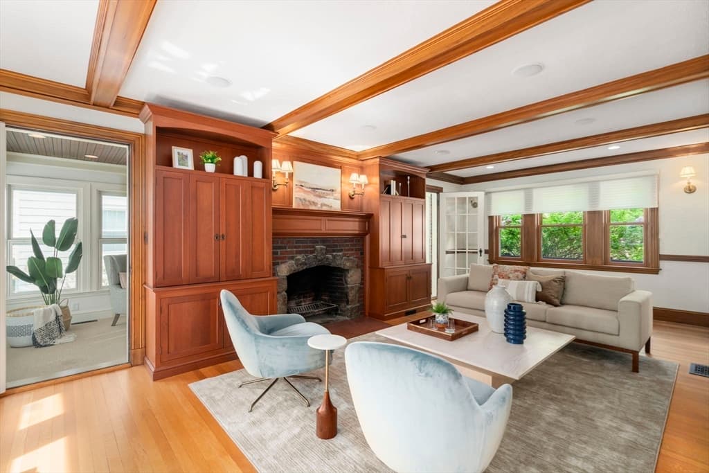 38 Lawrence Lane photo 2