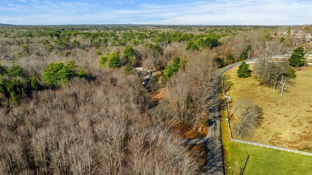 16 Mansion Dr photo 4