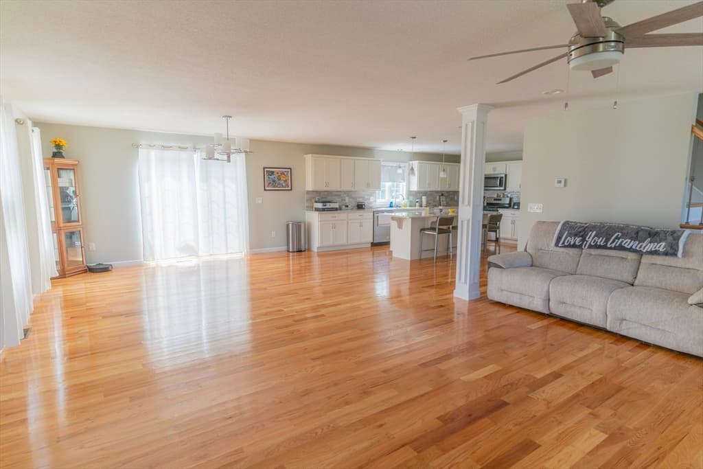 38 Damato Way photo 5