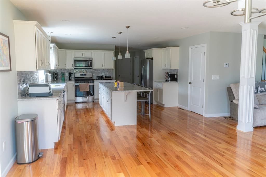 38 Damato Way photo 4