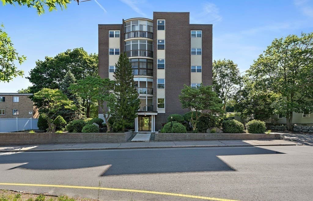500 Willard St #303