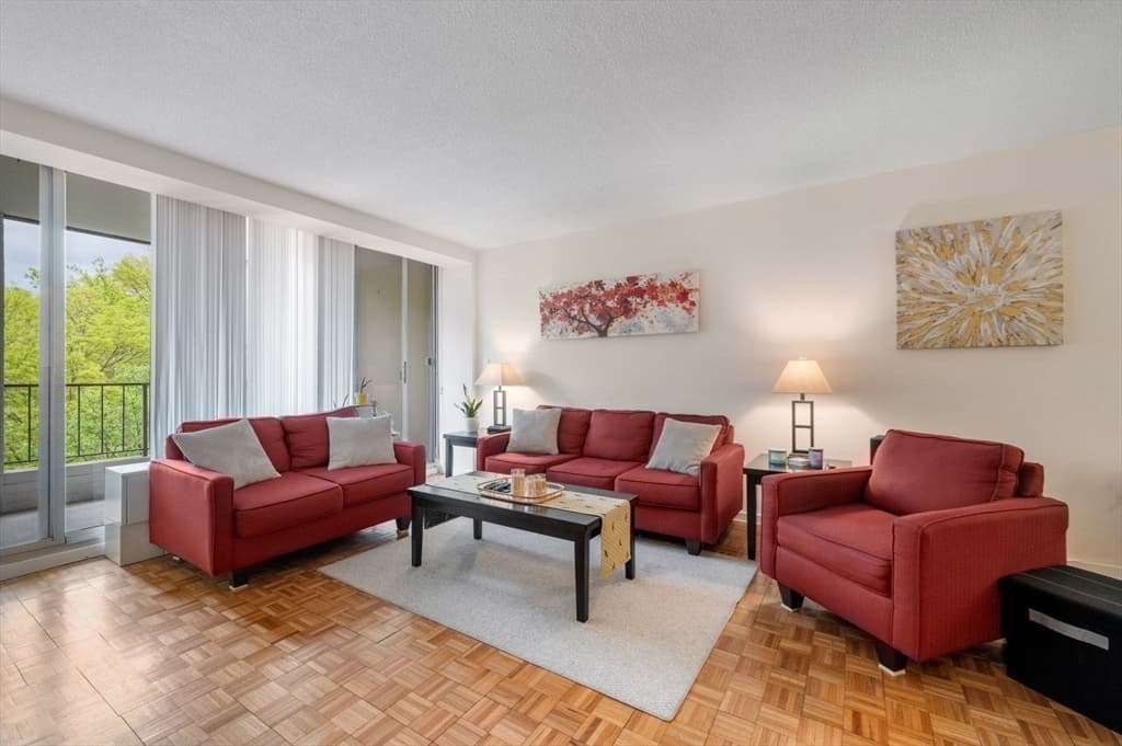 33 Pond Ave #409