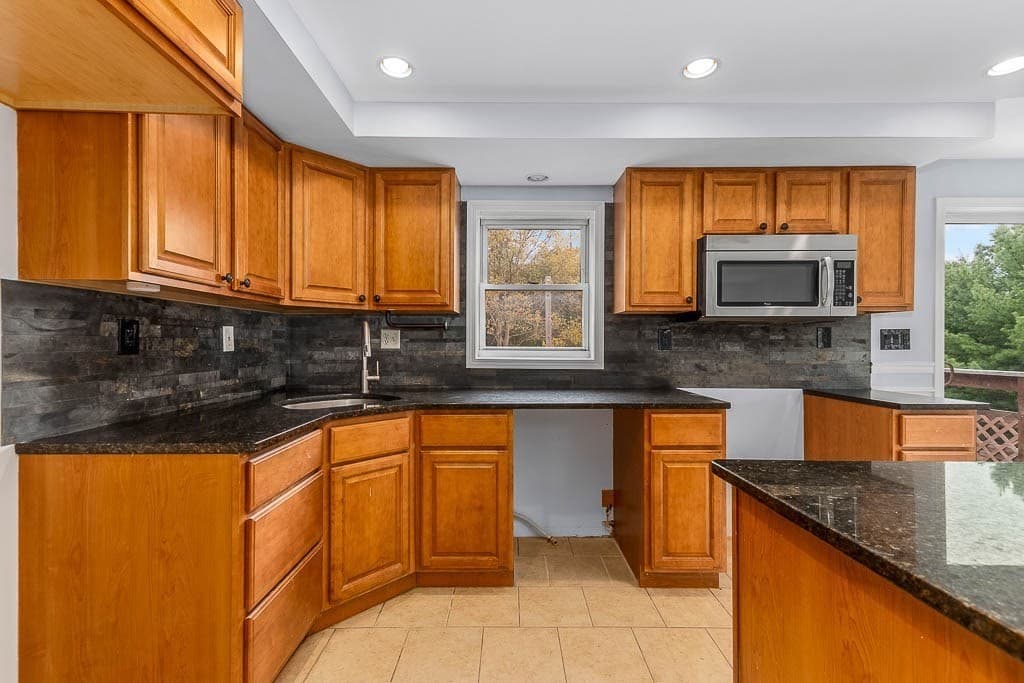 28 Myles Standish Dr photo 4