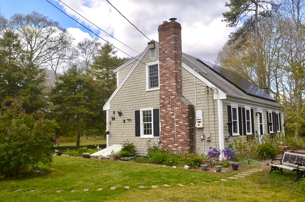 226 Cotuit Rd photo 2