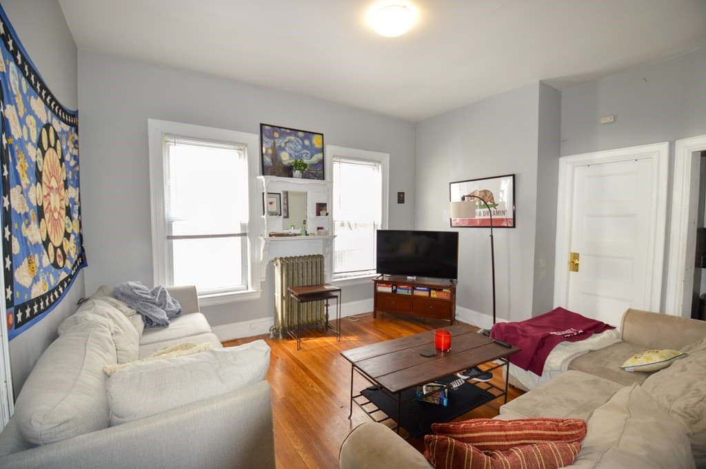85 Surrey St #1 photo 2
